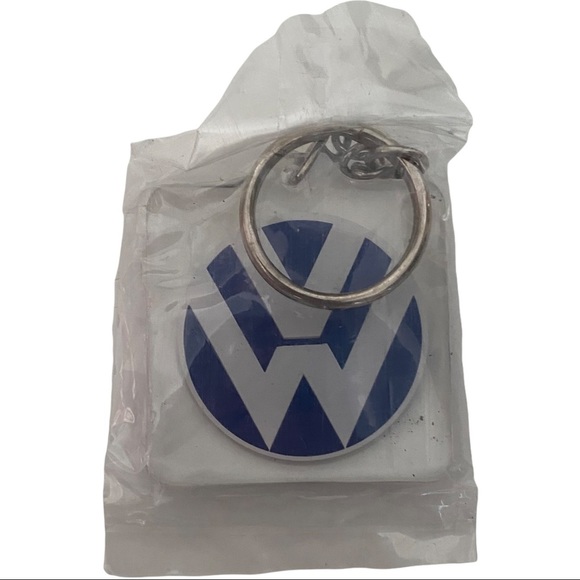 Volkswagen Other - Vtg 80s VW Volkswagen Car Emblem Square Keychain